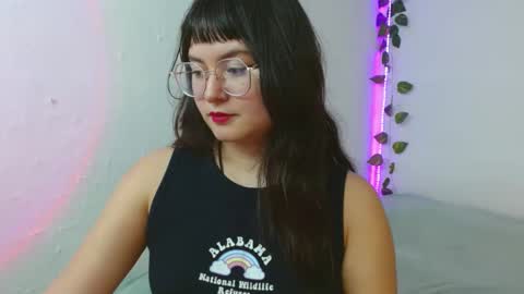 Snapshot of mily_baker chatting on February 17, 1:04 am mily_baker online show from February 17, 1:04 am