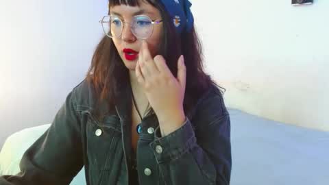 Snapshot of mily_baker chatting on February 21, 6:59 pm mily_baker online show from February 21, 6:59 pm