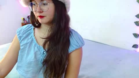 Snapshot of mily_baker chatting on September 23, 7:17 pm mily_baker online show from September 23, 7:17 pm