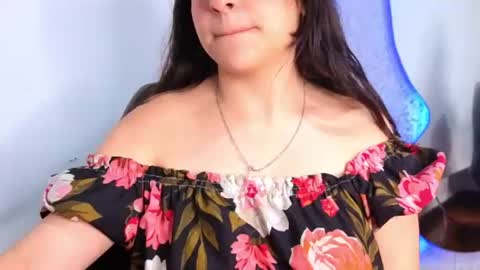 Snapshot of mily_lu chatting on July 6, 4:31 am mily online show from July 6, 4:31 am