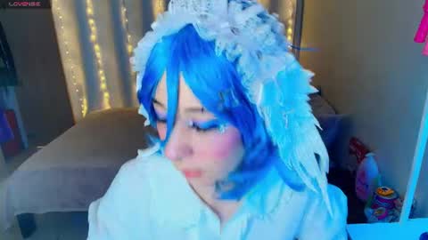 Snapshot of mily_milk_ chatting on July 14, 8:52 am mily_milk_ online show from July 14, 8:52 am