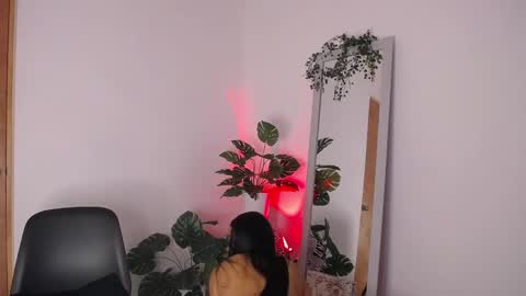 Mily Ortiz online show from November 8, 5:34 pm