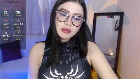 Snapshot of mily_thomson_b chatting on May 15, 10:39 pm Mily online show from May 15, 10:39 pm