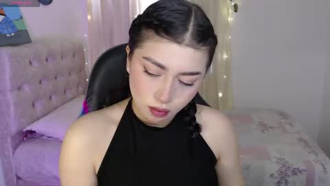 Snapshot of mily_thomson_b chatting on August 8, 9:50 pm Mily online show from August 8, 9:50 pm