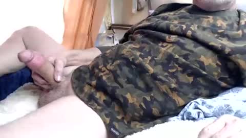 Snapshot of mimes32 chatting on February 7, 5:51 pm mimes32 online show from February 7, 5:51 pm