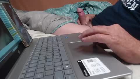 Snapshot of mimes32 chatting on November 1, 8:49 am mimes32 online show from November 1, 8:49 am