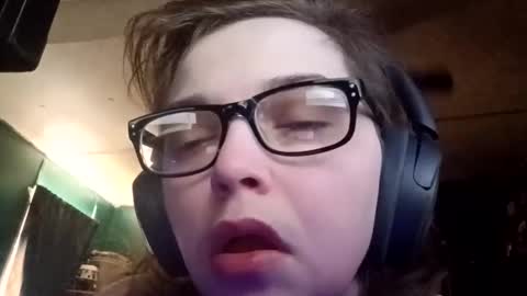 mimi142 online show from March 15, 5:08 pm