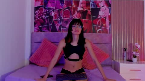 Snapshot of mimi_blossom chatting on March 30, 12:50 pm Mila online show from March 30, 12:50 pm