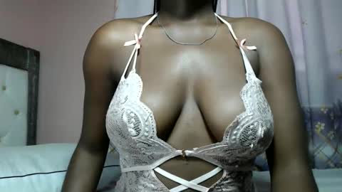 mimiebony online show from May 10, 6:40 am