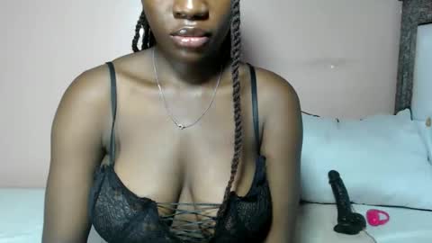mimiebony online show from May 25, 6:41 am