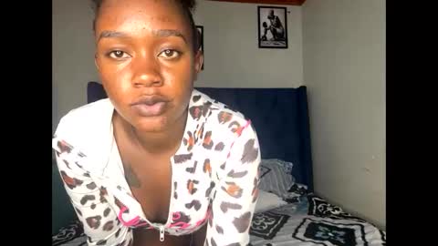 Snapshot of mimikampala chatting on November 10, 7:40 am Mimi online show from November 10, 7:40 am