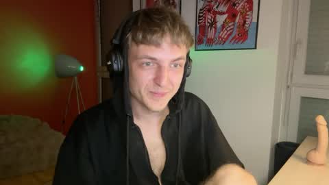 Snapshot of mimiro12 chatting on April 18, 7:58 pm mimiro12 online show from April 18, 7:58 pm