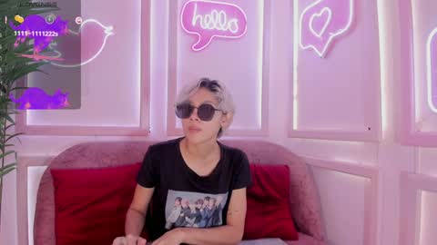 Minji online show from January 25, 11:44 am
