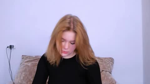 hi Im Mina  online show from October 26, 2:17 am