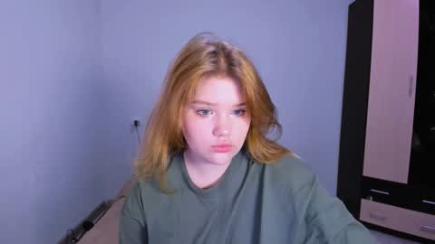 hi Im Mina  online show from November 10, 1:37 am