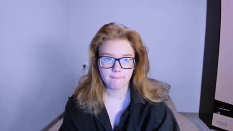 hi Im Mina  online show from November 16, 1:33 am