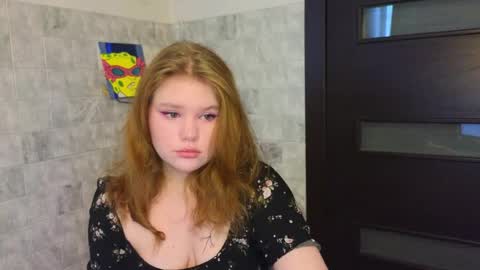 hi Im Mina  online show from May 1, 9:47 am