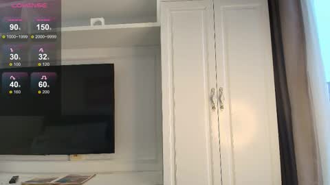 Snapshot of mina_moons chatting on November 16, 1:22 am Mina online show from November 16, 1:22 am