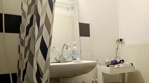 Snapshot of minaquerida chatting on February 12, 5:37 pm Ll online show from February 12, 5:37 pm