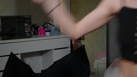 Emily online show from March 5, 3:13 am