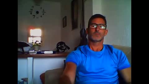 Snapshot of mindthestep chatting on October 19, 10:05 am MIND online show from October 19, 10:05 am