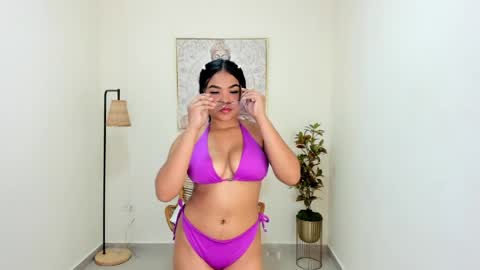Snapshot of mindy_claker chatting on June 2, 12:18 pm Mindy online show from June 2, 12:18 pm