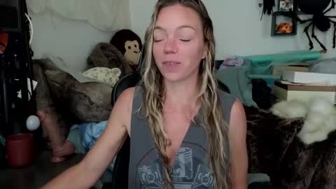 Snapshot of mindymars chatting on October 20, 3:12 pm Mindy Mars online show from October 20, 3:12 pm