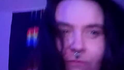 Snapshot of mindyourvib3z chatting on April 16, 3:07 am mindyourvib3z online show from April 16, 3:07 am