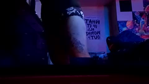 Snapshot of mindyourvib3z chatting on May 29, 7:23 pm mindyourvib3z online show from May 29, 7:23 pm