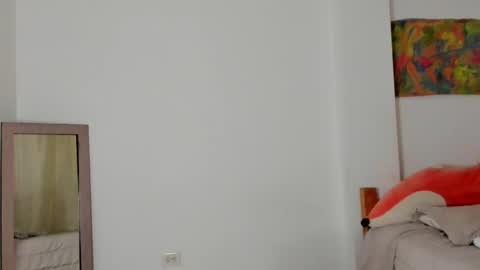 Snapshot of minefoxy2 chatting on February 27, 2:10 am Amber online show from February 27, 2:10 am