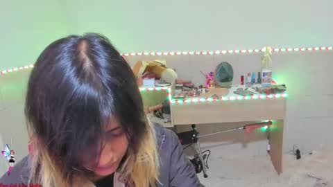 Snapshot of minefoxy2 chatting on September 18, 7:05 pm Amber online show from September 18, 7:05 pm