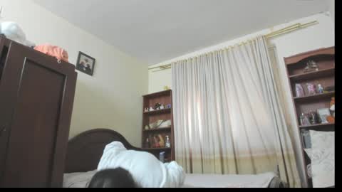Amber online show from April 4, 3:09 pm