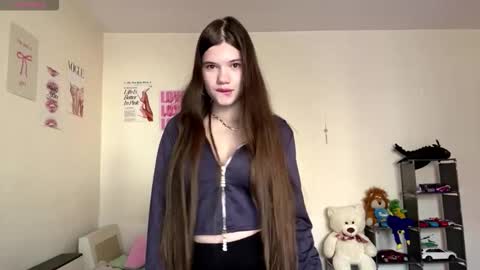 Snapshot of minforbush chatting on November 7, 6:02 am Amelia online show from November 7, 6:02 am