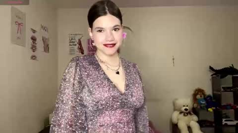 Snapshot of minforbush chatting on November 9, 11:08 am Amelia online show from November 9, 11:08 am