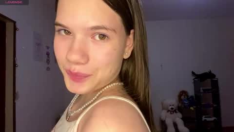 Snapshot of minforbush chatting on November 13, 3:22 pm Amelia online show from November 13, 3:22 pm