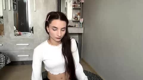 Emilia online show from October 27, 5:44 am