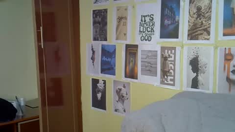 mini_karee online show from March 9, 4:11 pm