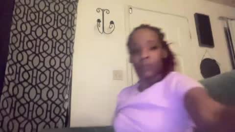 Snapshot of mini_luv chatting on July 18, 7:23 am SLIPSLID online show from July 18, 7:23 am