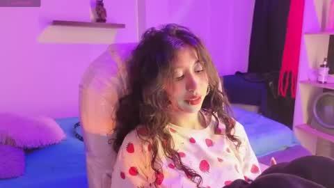 miniadelf online show from May 1, 9:52 pm