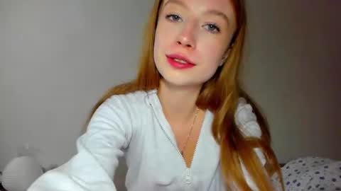 Snapshot of minidiva_ chatting on July 11, 10:11 pm Amelia online show from July 11, 10:11 pm