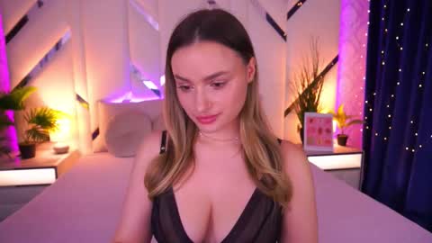 minifox_ online show from February 28, 8:48 am