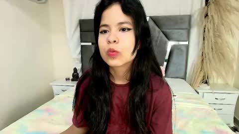minilove_01 online show from April 25, 12:08 pm