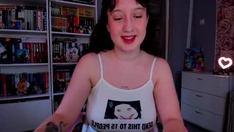 Snapshot of minionkaaa chatting on November 22, 6:34 am Ariana online show from November 22, 6:34 am