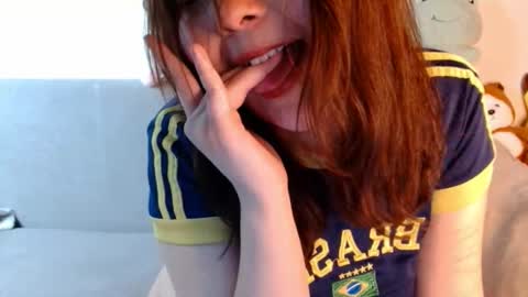 Minji online show from March 10, 1:16 pm