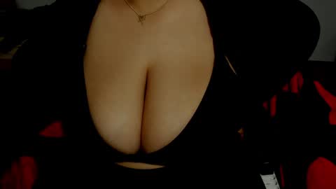 Snapshot of minka0 chatting on December 2, 9:17 pm minka0 online show from December 2, 9:17 pm