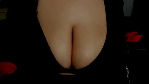 Snapshot of minka0 chatting on December 10, 9:11 pm minka0 online show from December 10, 9:11 pm