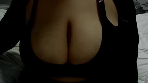 Snapshot of minka0 chatting on March 21, 10:13 pm minka0 online show from March 21, 10:13 pm