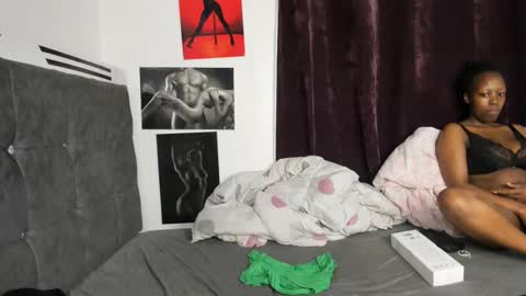 Snapshot of minlavine chatting on October 8, 6:27 pm minlavine online show from October 8, 6:27 pm