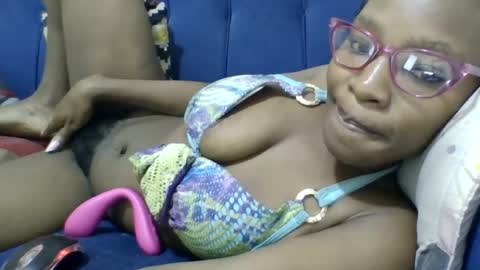 Snapshot of minlavine chatting on July 9, 9:19 pm minlavine online show from July 9, 9:19 pm