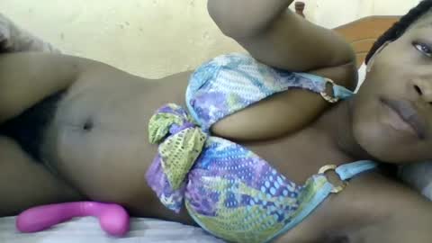 Snapshot of minlavine chatting on July 15, 5:56 am minlavine online show from July 15, 5:56 am